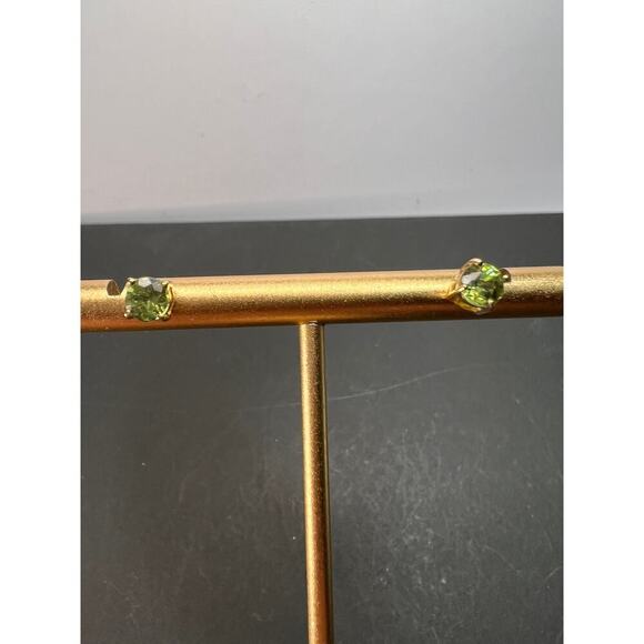 14k gold 4.5mm mint peridot stud earrings - Picture 8 of 11